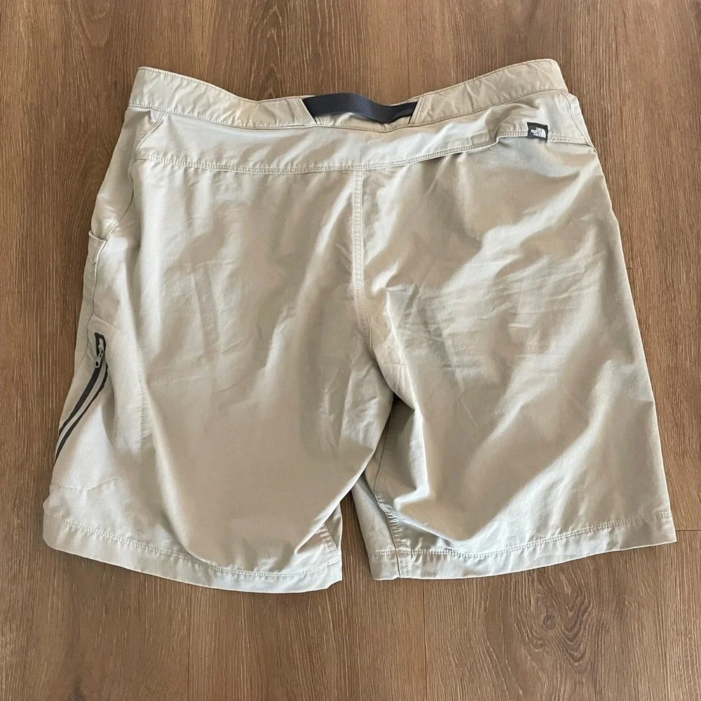 North Face Mens Size 40 Paramount Convertible Hiking Shorts Belted Khaki Outdoor